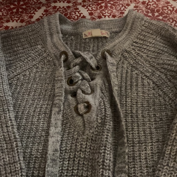 Gray sweater size XS JUNIORS - Picture 2 of 2